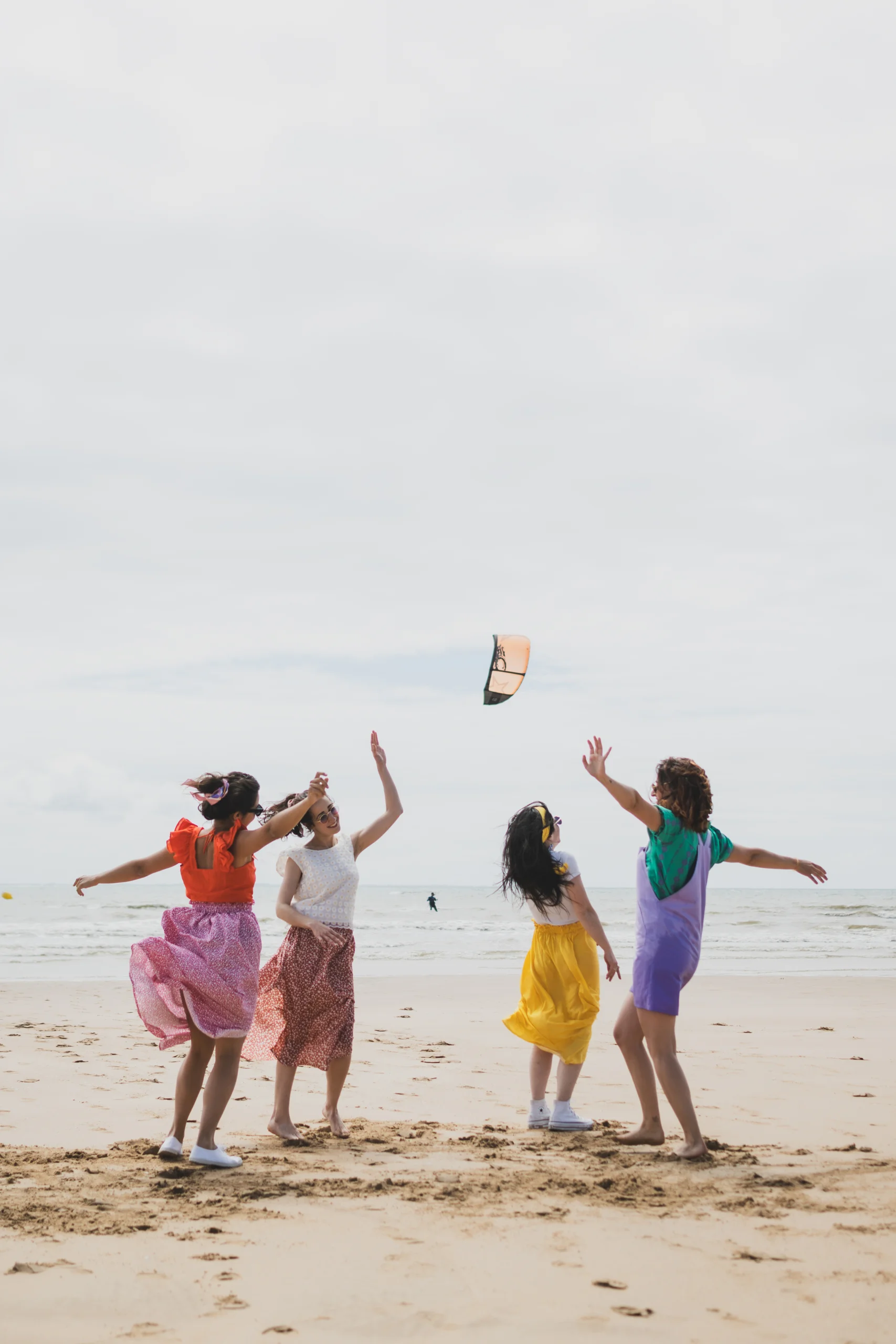 copines-plage-danse