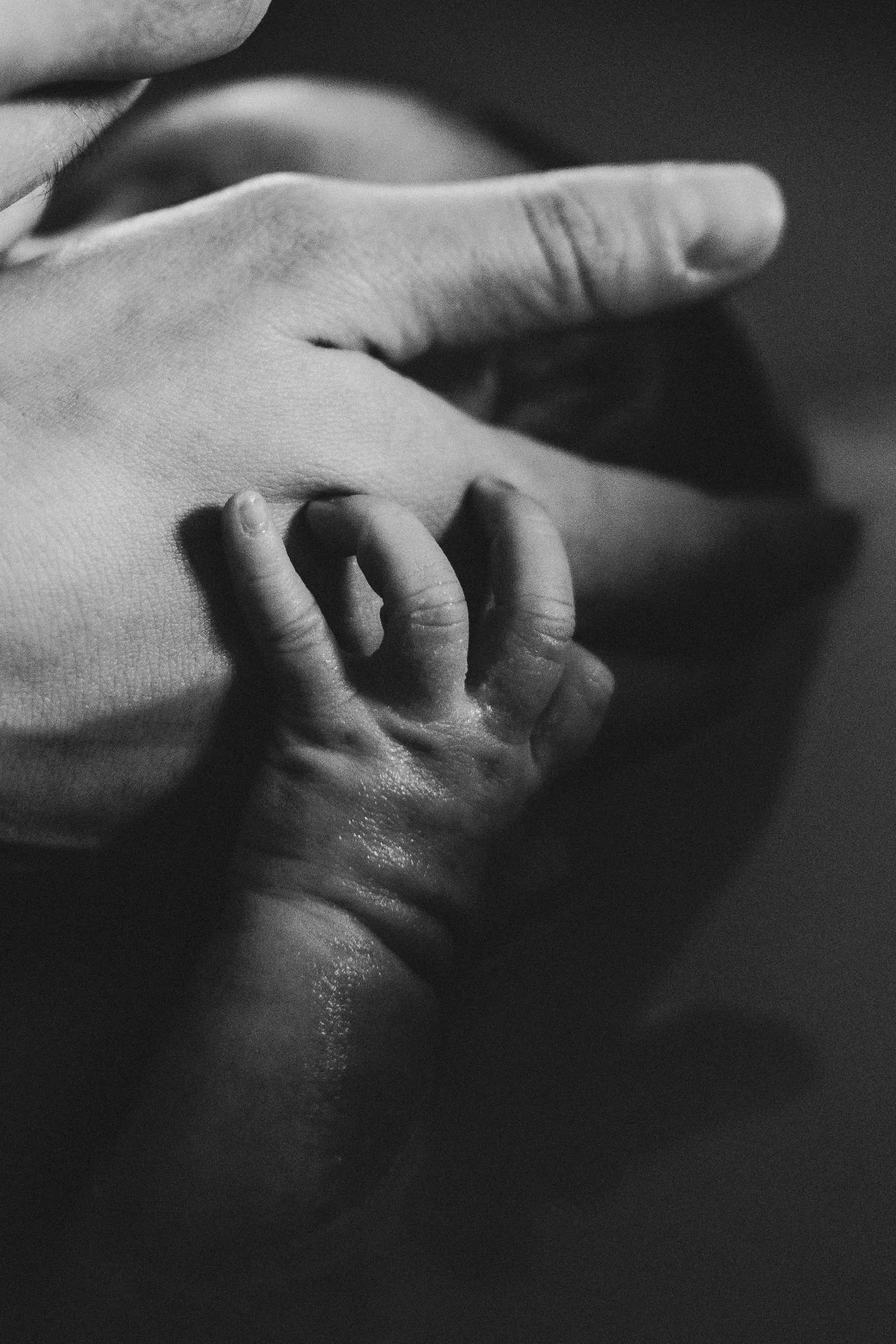 Scène de vie, maman travail, bébé dort 