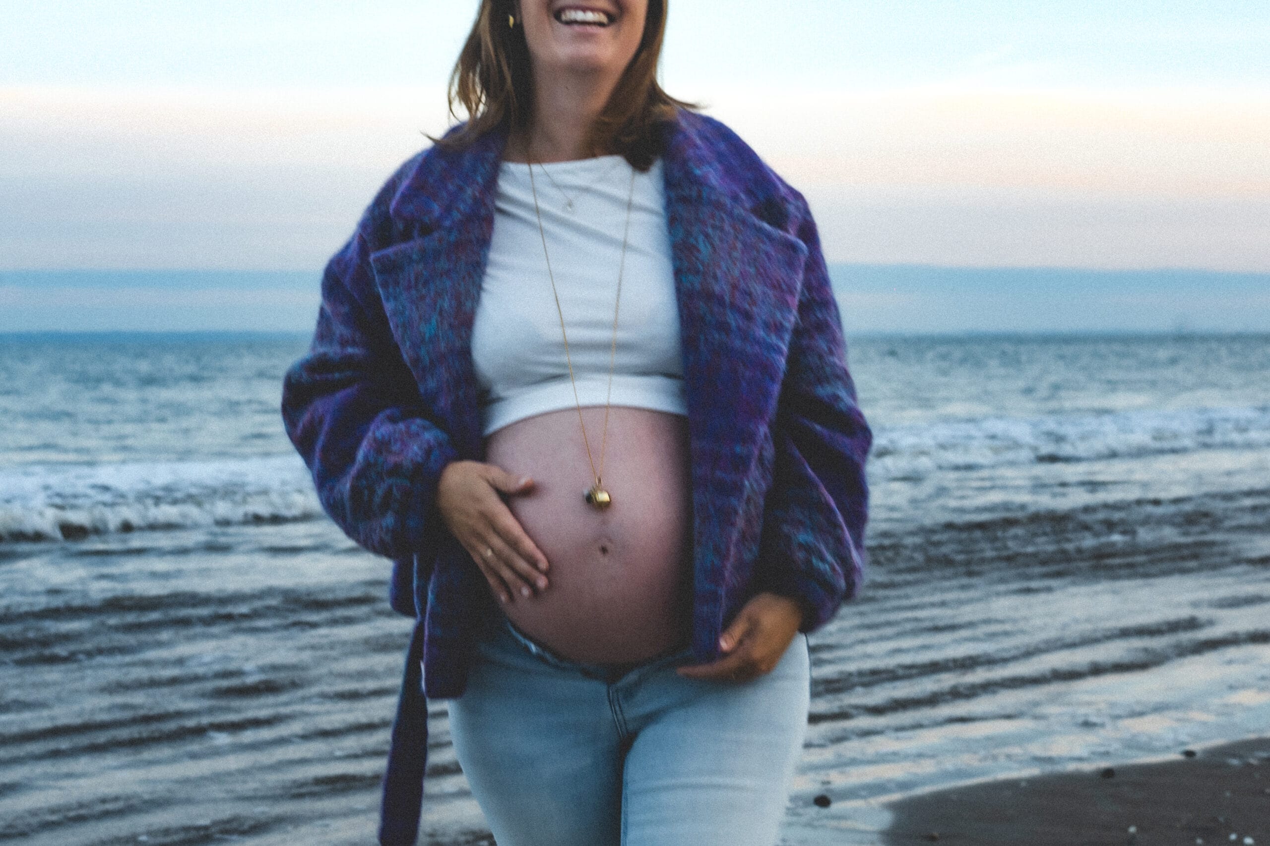 grossesse-plage-hiver-rétro